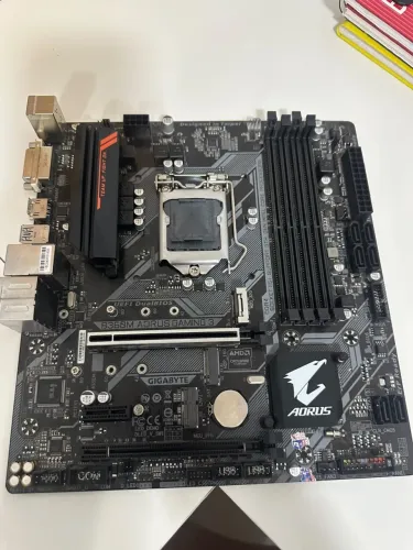 Vende-se placa mãe