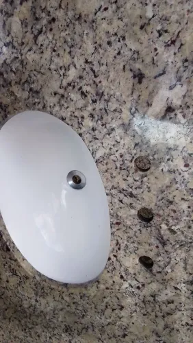 Lavatório de banheiro da Deca de mármore