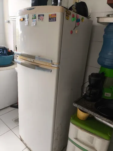 Vendo geladeira Brastemp