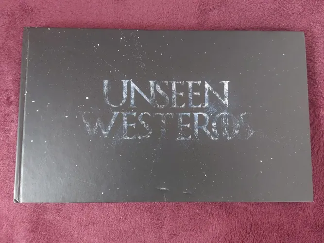 Livro Unseen Westeros Game of Thrones - Edição Limitada