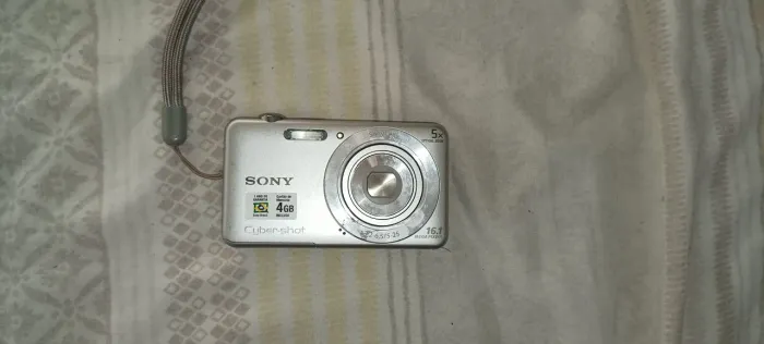Camera digital Sony w-710