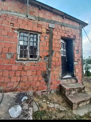 Casa na beira da pista com ótimo preço