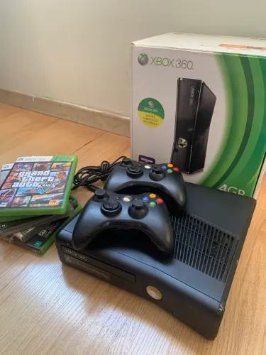 Xbox 360 - Com jogos originais