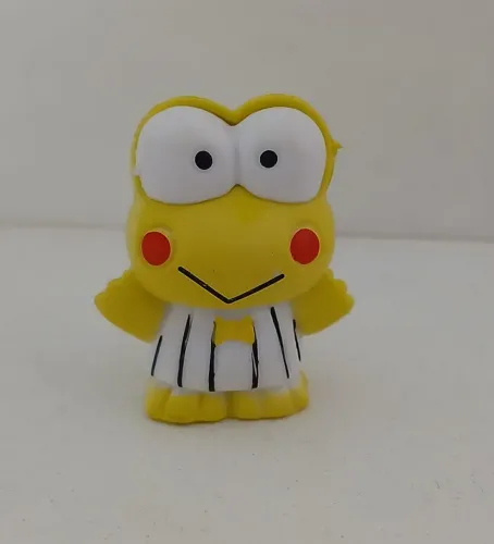 BONECO MINIATURA MINI KEROPPI TURMA DA HELLO KITTY SAPINHO