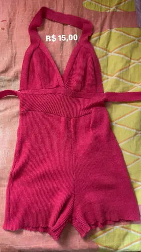 Vendo lote de roupa por R$ 80,00 ou a unidade com o preço descrito nas imagens