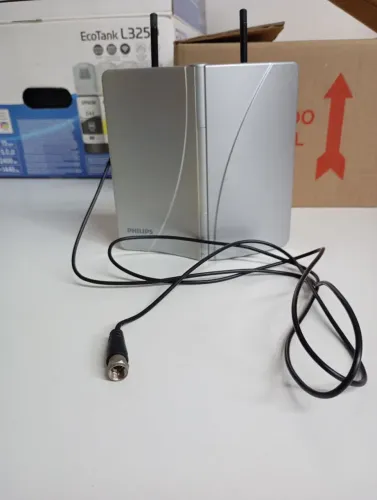 Vendo Antena Interna para TV da marca Philips, modelo SDV2710/55.