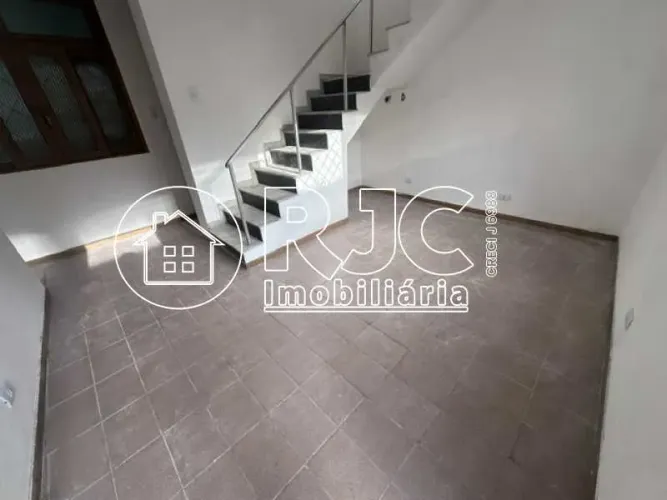 Casa de Vila : Duplex / Residencial / Engenho Novo