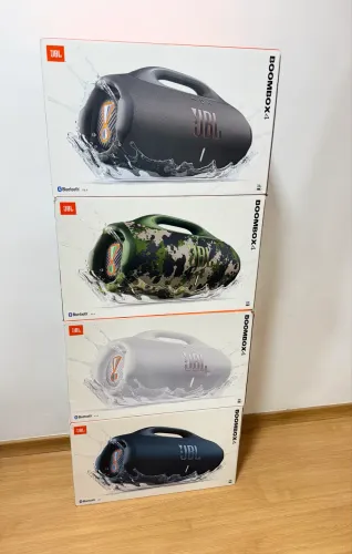 Boombox 4, nova com nota e garantia.