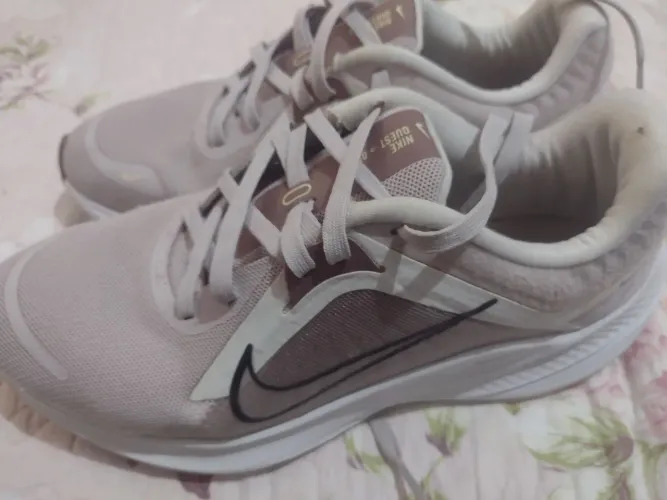 Tenis Nike semi-novo 
