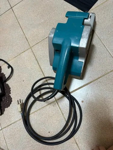 Lixadeira Industrial De Banda Cinta Makita 9924b 220v (Usado)