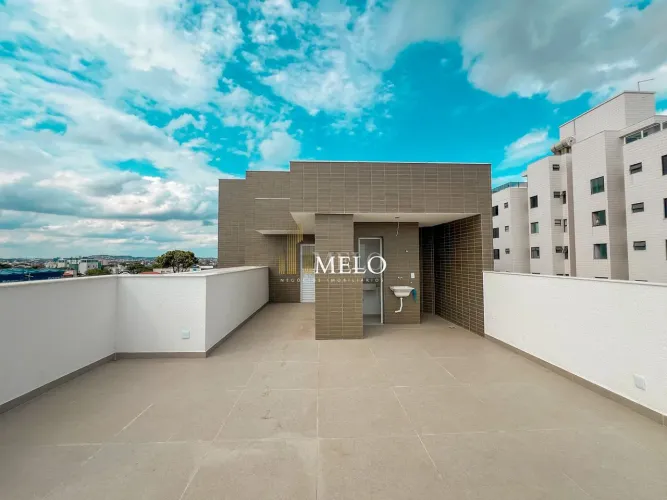 Belíssima Cobertura no Itapoã à Venda por R$899.000,00