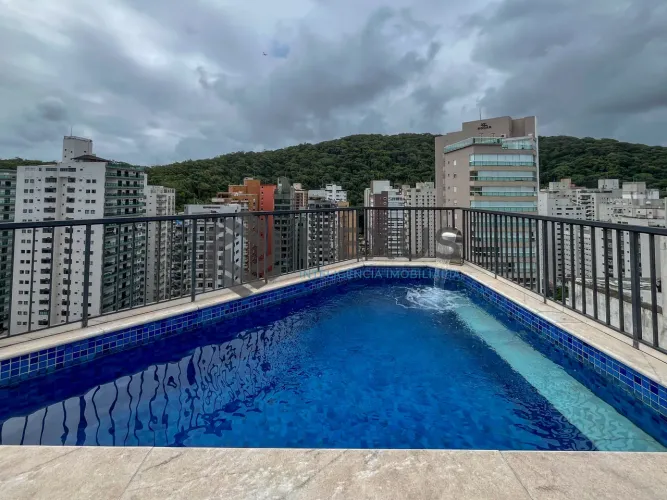 Cobertura com piscina e churrasqueira na Praia das Pitangueiras, Guaruja