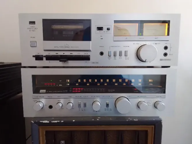 Receiver Sansui R70 e tape deck Sansui D100