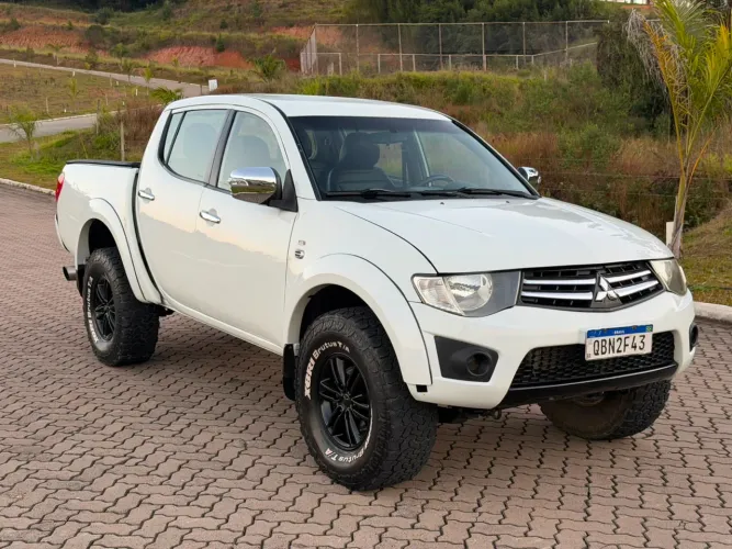 Mitsubishi L200 Triton HPE 3.2 CD TB Int.diesel AUT 2017
