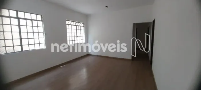 Apartamento amplo, claro e arejado com 3 quartos 1 suíte, sala ampla, cozinha e área de se
