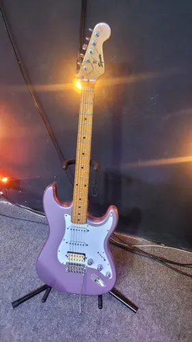 Guitarra squier fender