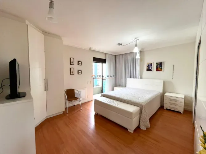 Apartamento ALUGUEL com 4 dormitórios (sendo duas suítes), Centro - Florianópolis / SC. RE