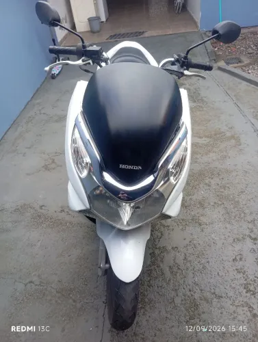 Moto PCX Branca 2013