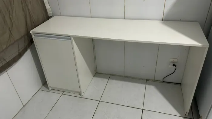 Escrivaninha em excelente estado