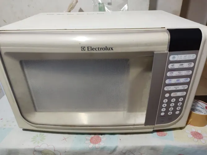 Microonda Electrolux ME21G