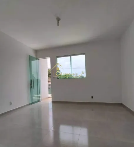 Casa Geminada Superior à Venda no Bairro Bom Retiro em Betim, 2 Quartos, Área Privativa
