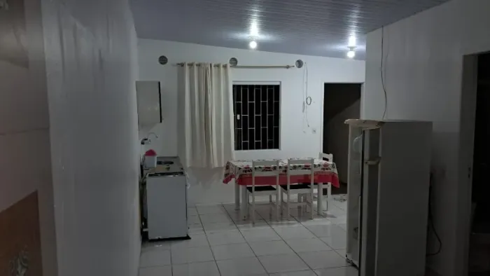 KITNET semi-mobiliada com água e luz incluso no máximo 2 pessoas r$ 1.400,00 reais.