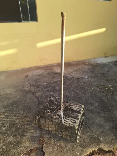Vendo essa lixeira usada
