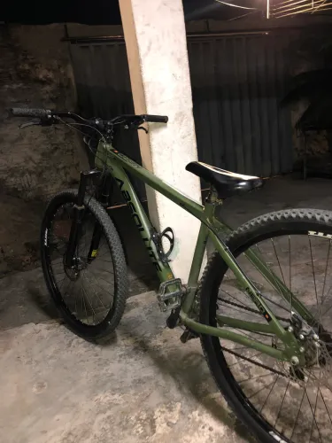 bicicleta absoluta verde aro 29 em bom estado