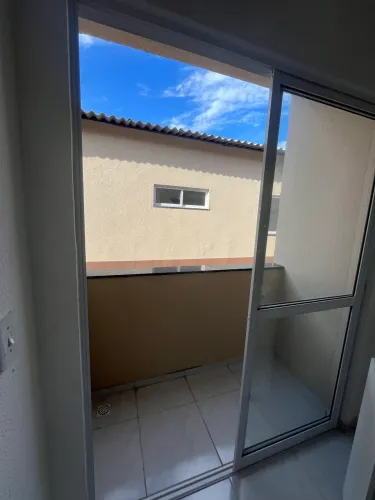 Aluga-se apartamento