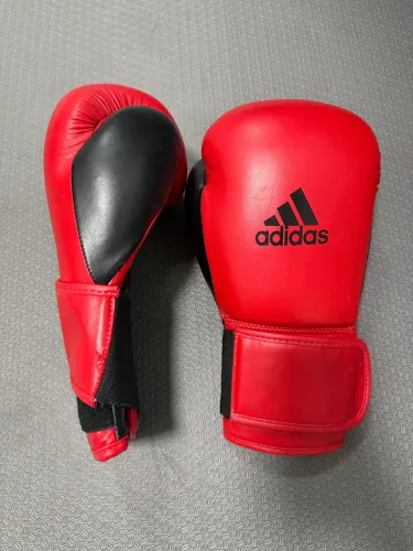 Luva de boxe adidas