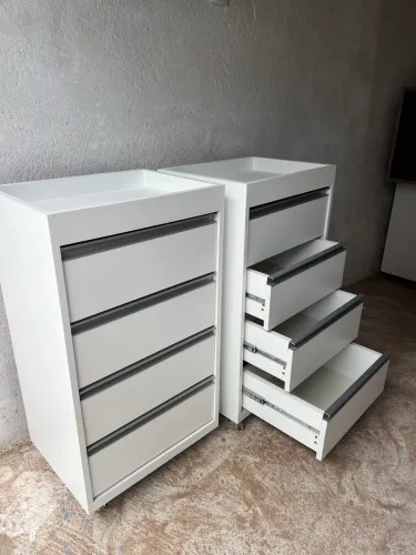 Gaveteiros ou carrinhos auxiliar para salão 