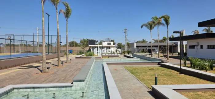 Terreno disponível para venda no bairro Jardim Inconfidência em Uberlândia MG