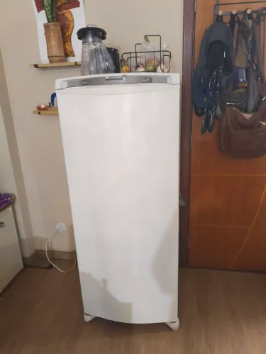 Geladeira Frost Free - Ótimo estado