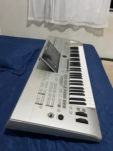 Teclado Yamaha Tyrus 4