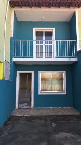 Alugo casa dúplex