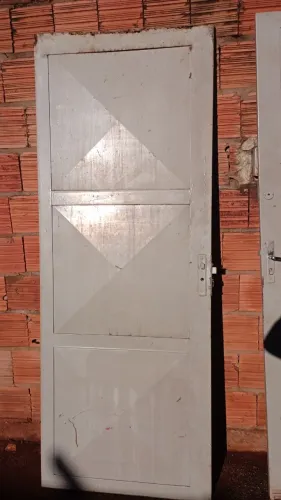 Porta de ferro