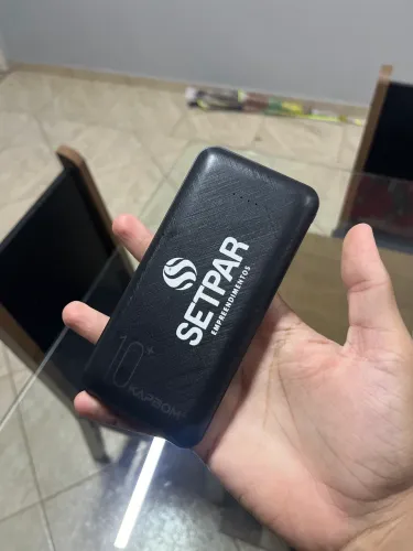 Faça trocas fone sem fio zw11 e um powerbank