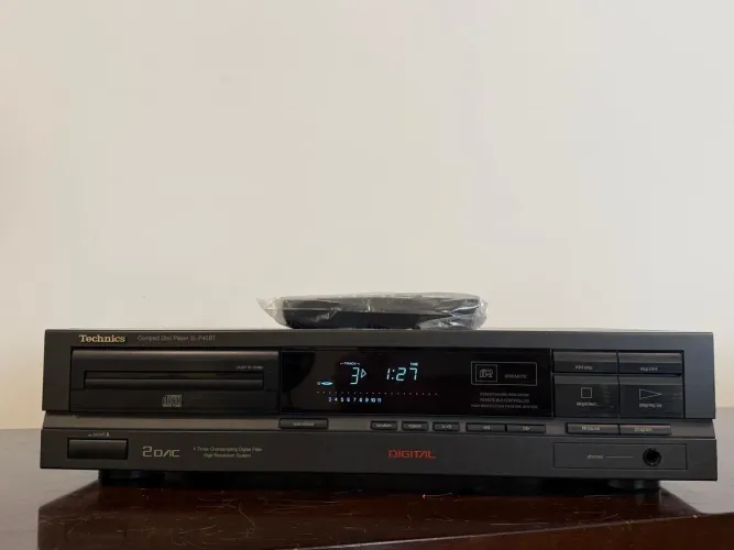 Cd player Technics Player SL-P40BT mesmo Philips 610 revisado funcionando perfeitamente