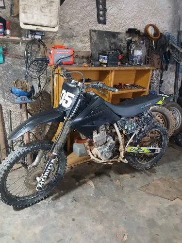 Tornado 250 de trilha