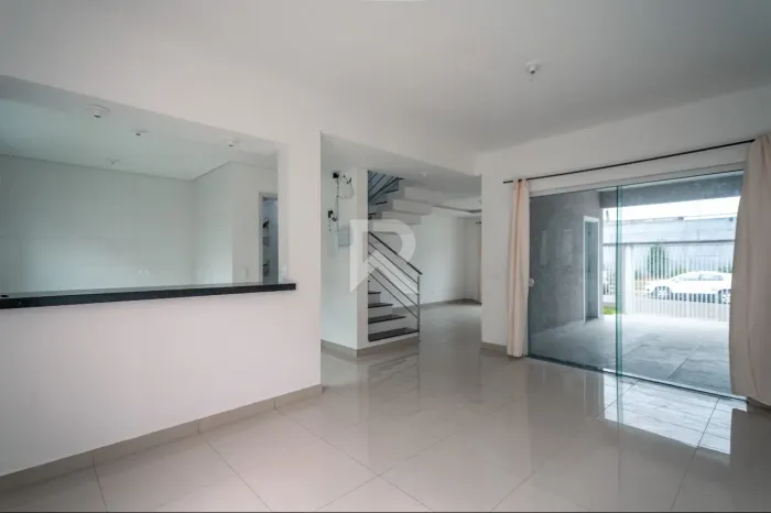 Sobrado com Vista Livre, 3 quartos 3 vagas à venda, 171 m² - Campo Comprido - Curitiba/PR