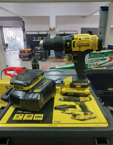Parafusadeira Furadeira de Impacto a bateria 20v Profissional - Stanley (Novo)