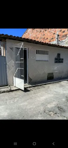 Casa + duas kitnets 