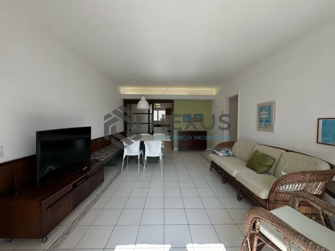 Apartamento com varanda vista mar e lazer a 2 quadras da Praia das Pitangueiras, Guarujá