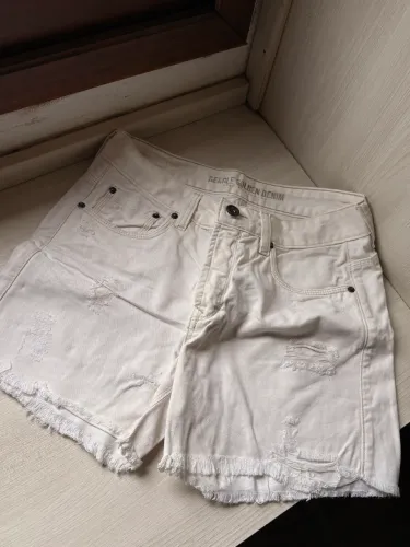 Short jeans branco Beagle - destroyed