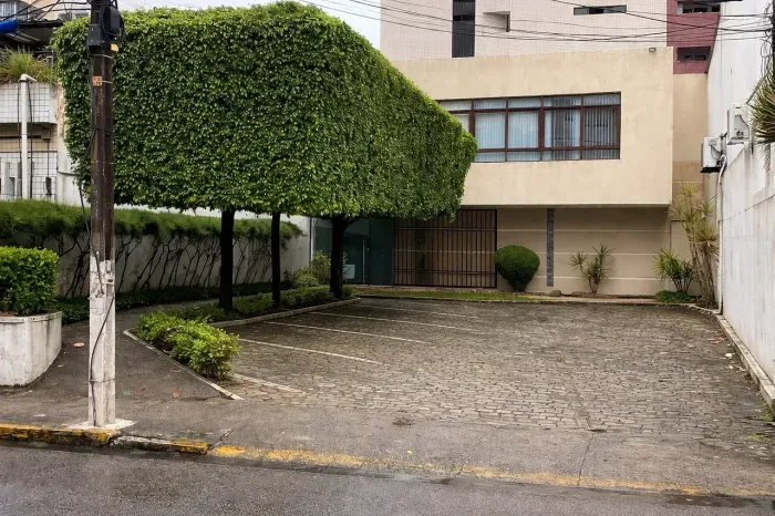 PRÉDIO COMERCIAL - PETRÓPOLIS