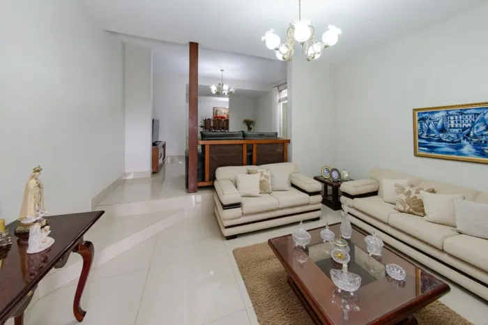 Casa à Venda - Santa Lúcia, 4 Quartos, 284 m2