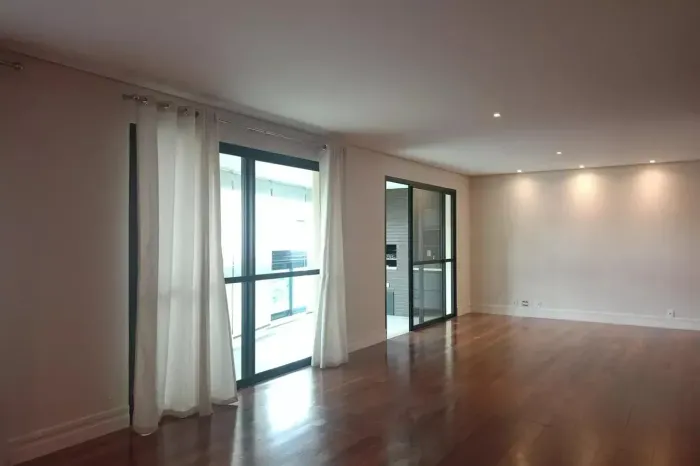 Apartamento à venda no Condomínio Lumiar, na Vila Suzana, em São Paulo - SP