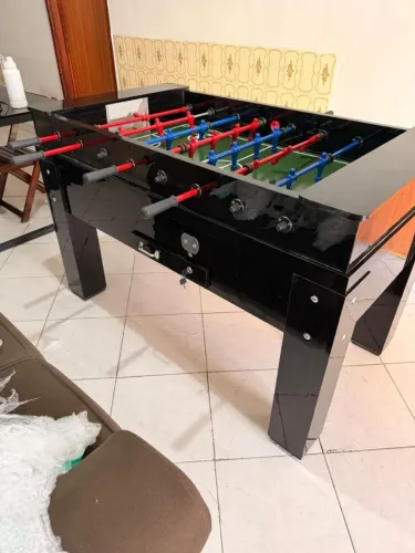 Totó na fórmica preto brilho