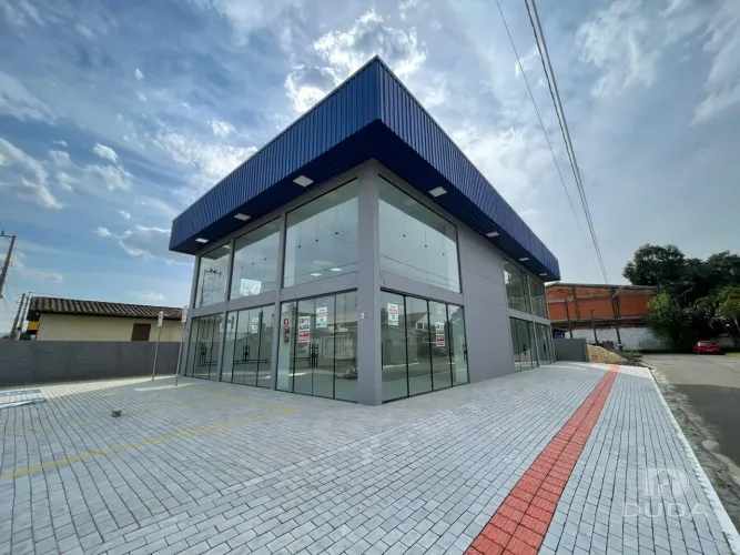 EXCELENTE PAVILHÃO NOVO