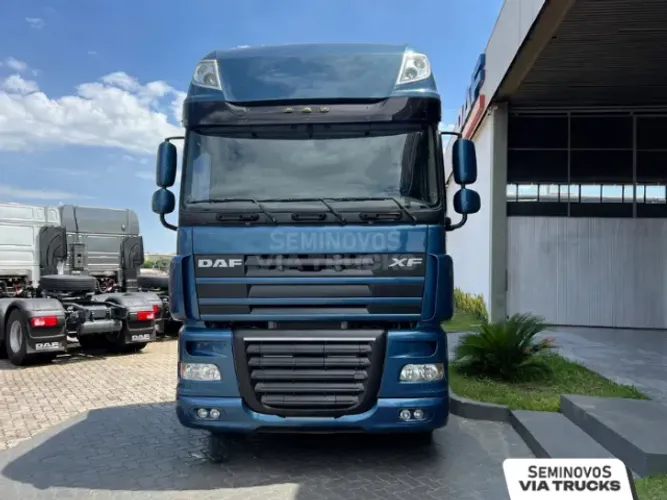 Caminhão DAF XF 510 6x4 2019/2020 Teto Alto Cabine Super Space Revisado e com garantia